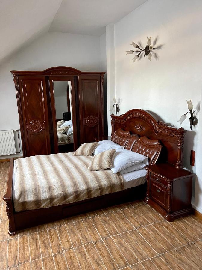 Pension Casa Iurca Sighetu Marmaţiei Εξωτερικό φωτογραφία